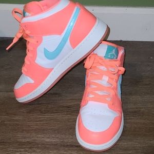 Air Jordan 1 Mid Sz 6Y (worn 1-2)